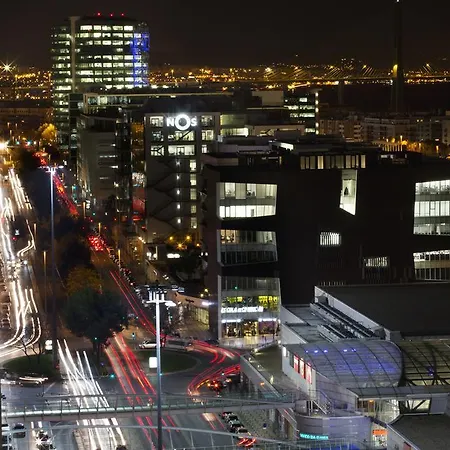 Oriente 25 By Iin - Parque Nacoes Lisbon