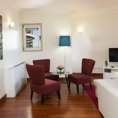 Oriente 25 By Iin - Parque Nacoes Lisbon