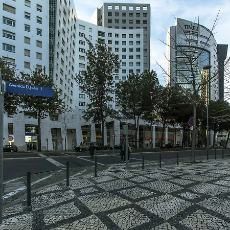 Oriente 25 By Iin - Parque Nacoes * Lizbona