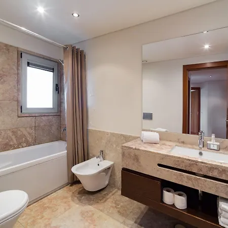 Oriente 25 By Iin - Parque Nacoes * Лісабон